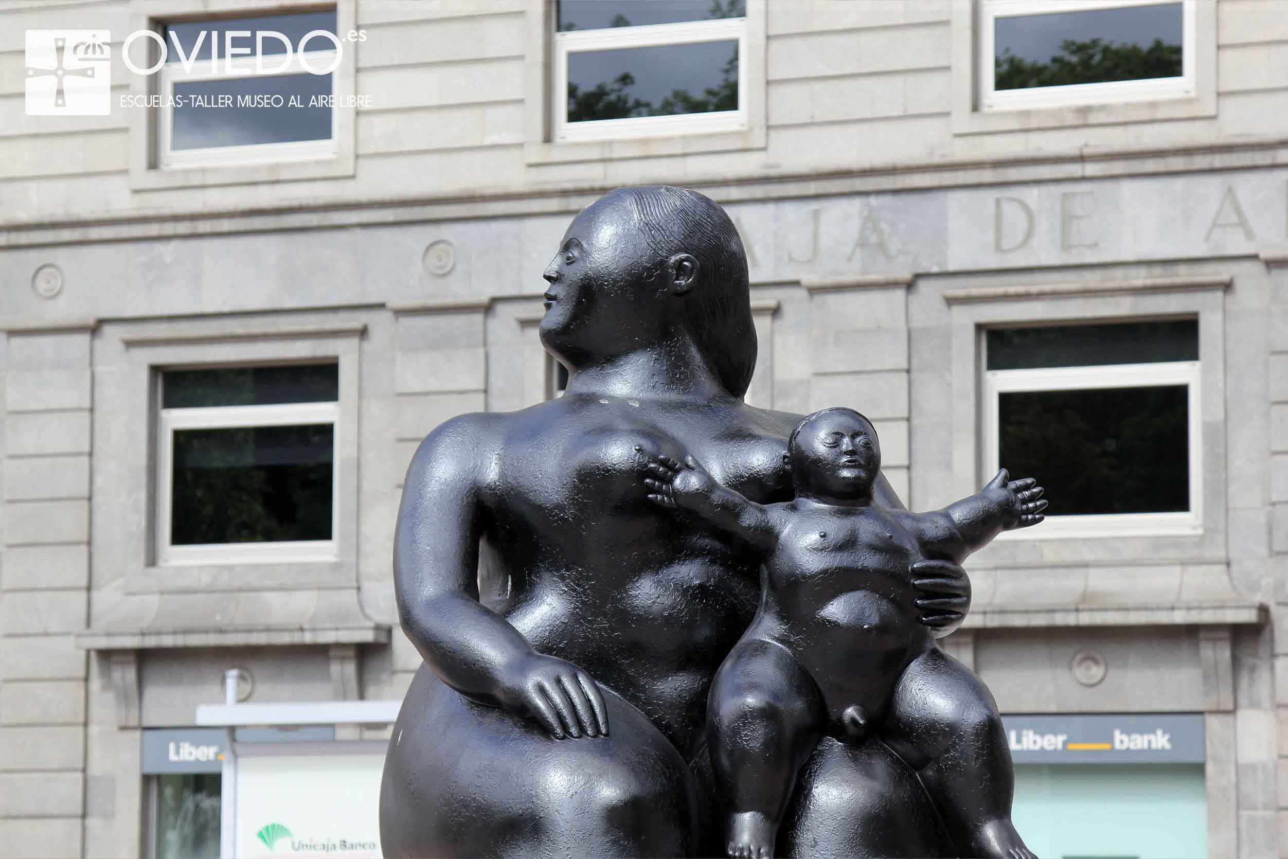 estatua La Maternidad
